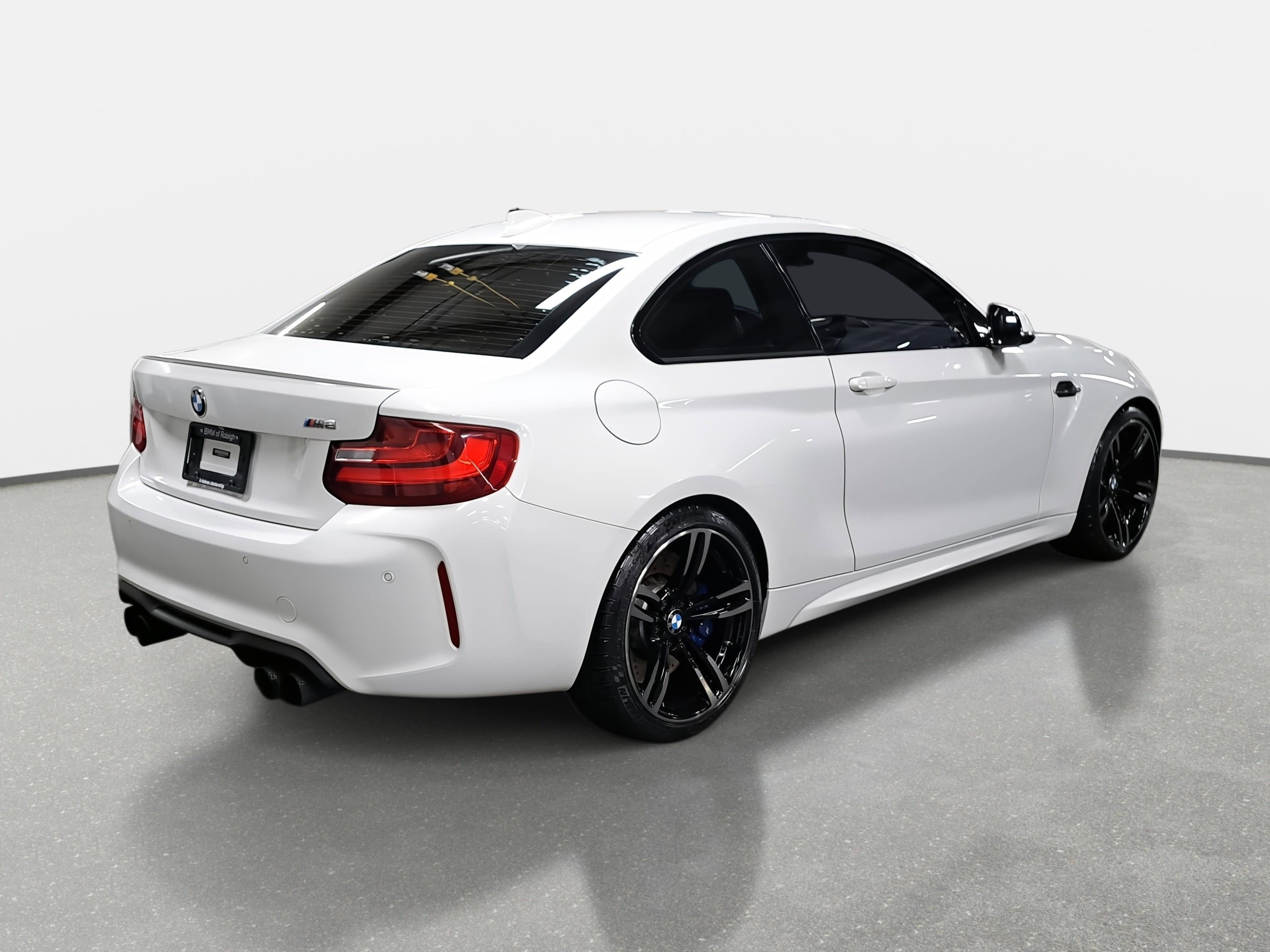 Used 2017 BMW M2 image 5