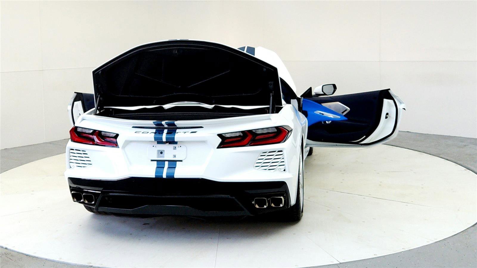 Used 2023 Chevrolet Corvette Stingray Premium Conv w/ 3LT RWD image 11