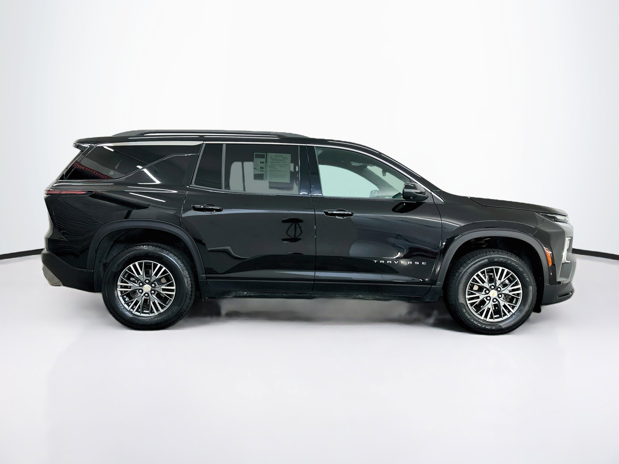 Used 2024 Chevrolet Traverse LT AWD/4WD image 10
