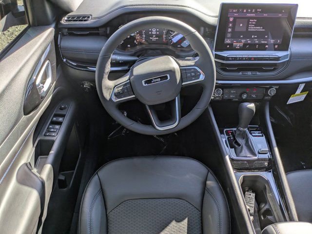 New 2026 Jeep Compass Latitude image 14