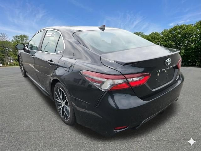 Used 2024 Toyota Camry SE w/ Cold Weather Package AWD/4WD image 6