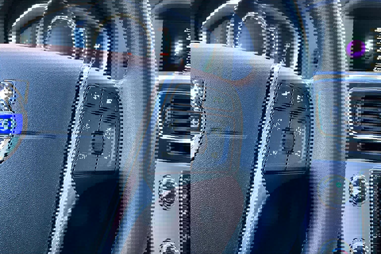 Used 2017 Volvo V60 T5 Cross Country w/ Convenience Package image 25