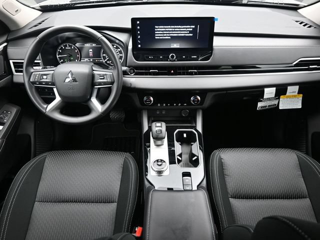New 2026 Mitsubishi Outlander ES FWD image 12
