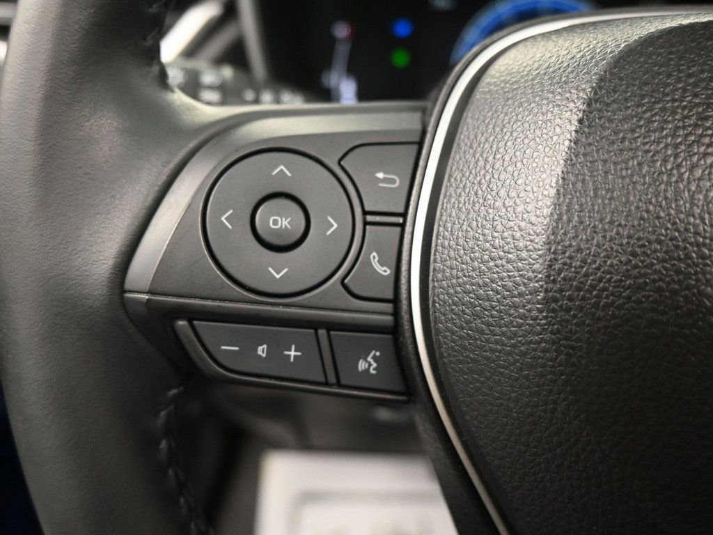 Used 2025 Toyota Corolla Cross XLE w/ Convenience Package FWD image 18