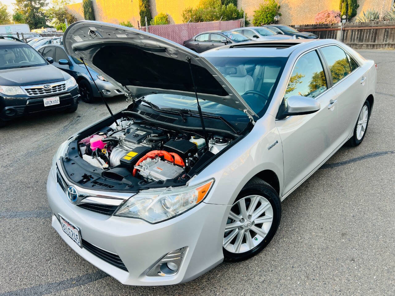 Used 2013 Toyota Camry XLE w/ Leather Pkg image 10