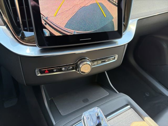 New 2026 Volvo XC90 B5 Core w/ Protection Package Premier AWD/4WD image 23