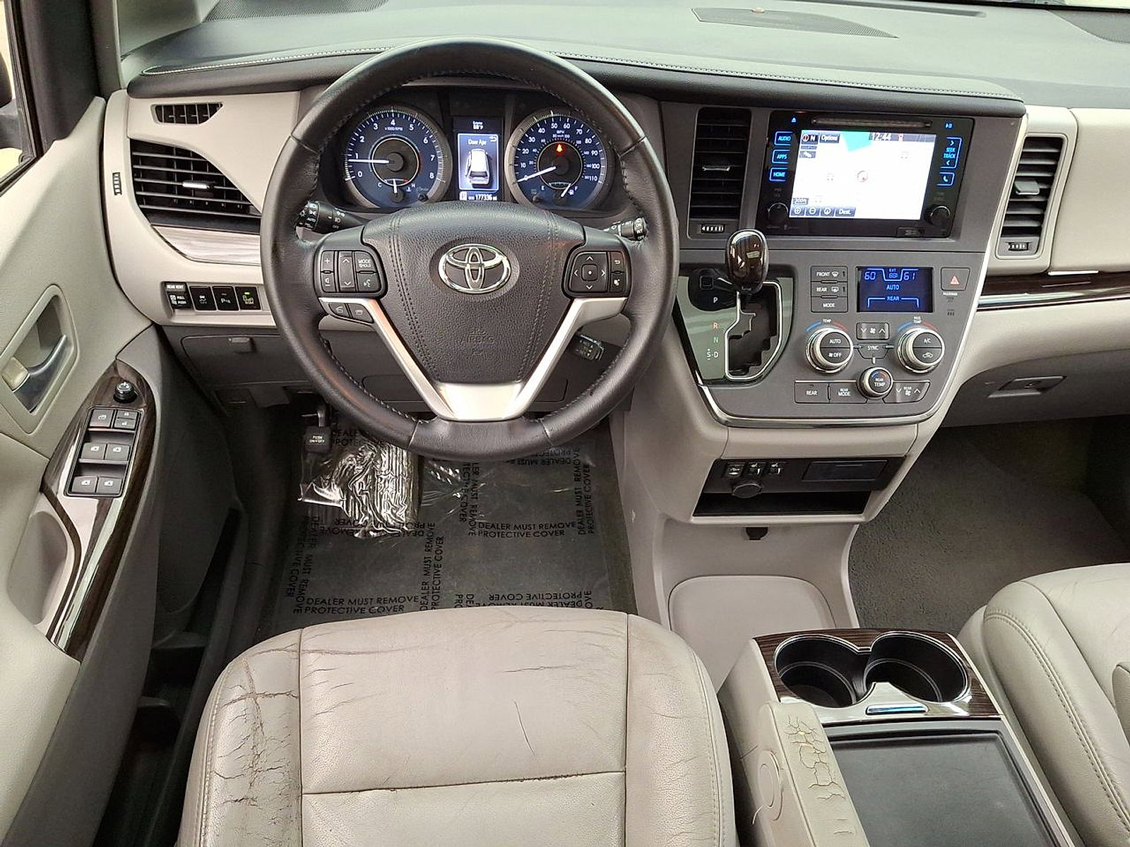 Used 2015 Toyota Sienna XLE w/ XLE Navigation Package image 21