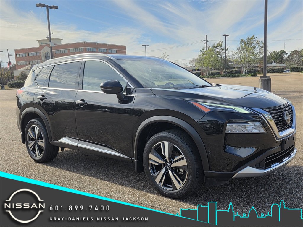 Used 2023 Nissan Rogue Platinum image 1