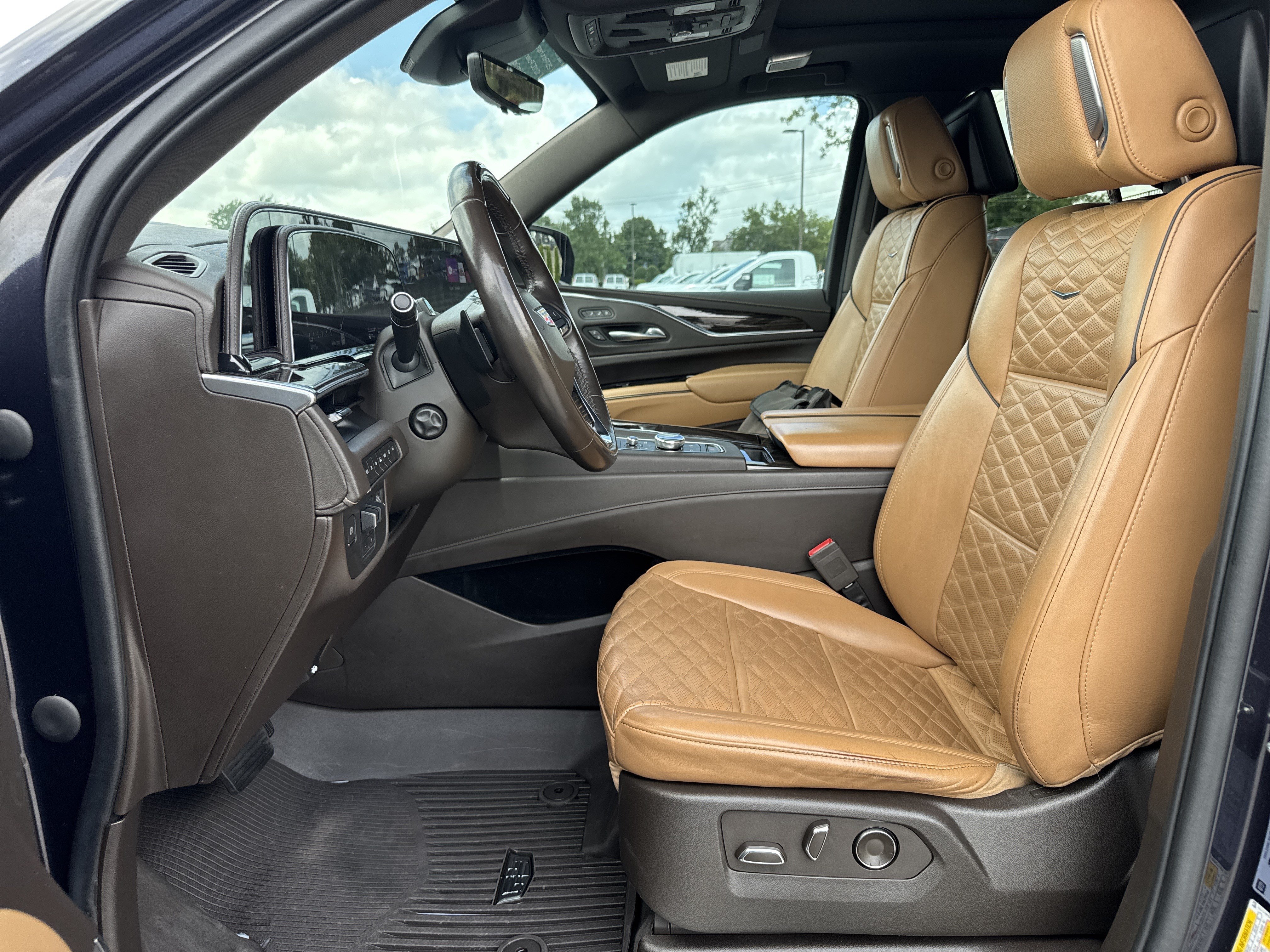 Used 2022 Cadillac Escalade Sport w/ Touring Package AWD/4WD image 17