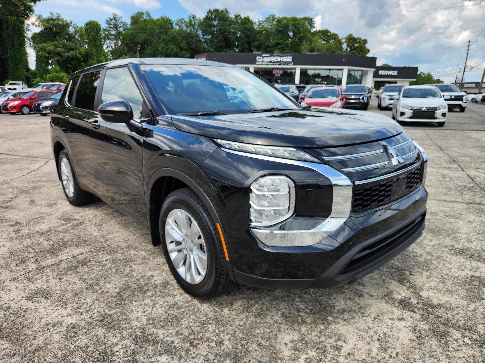 New 2025 Mitsubishi Outlander ES