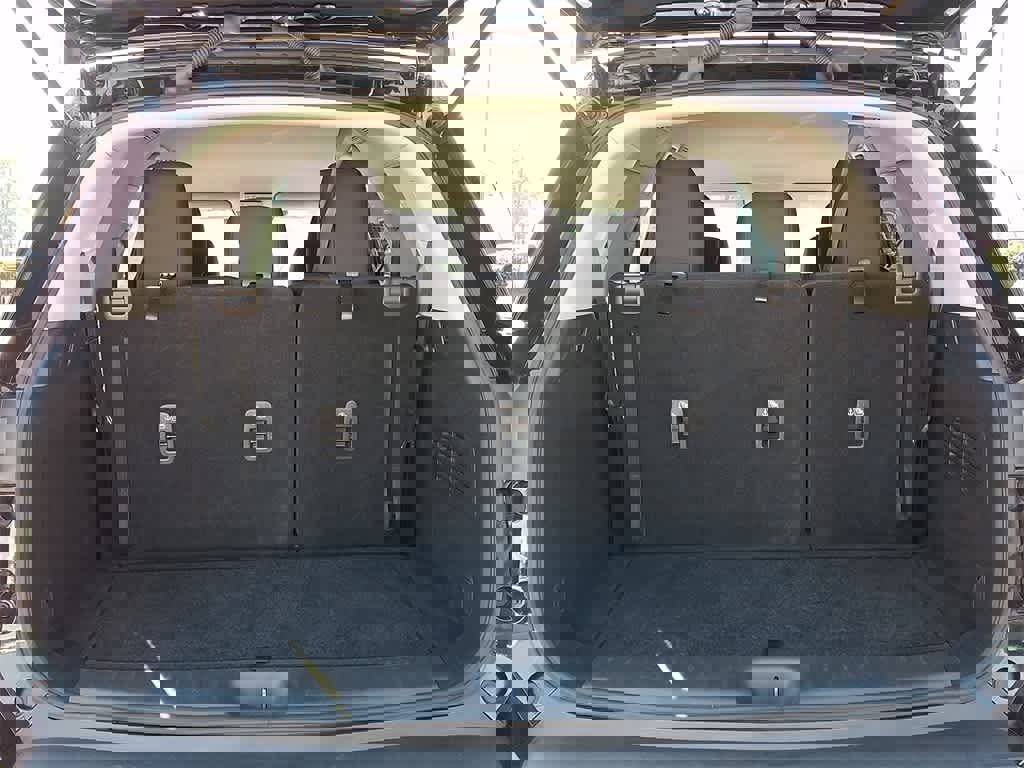 Used 2024 Nissan Pathfinder SV image 30