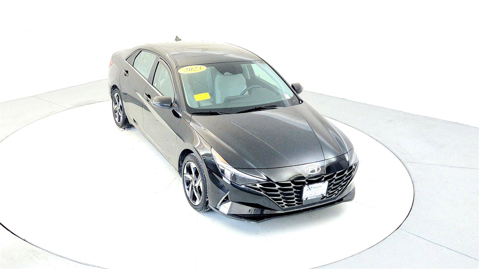 Used 2023 Hyundai Elantra Limited image 13