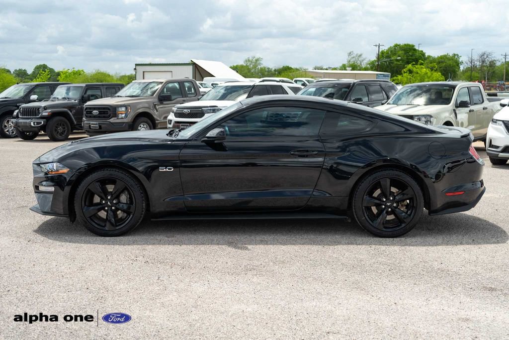 Used 2022 Ford Mustang GT Premium RWD image 9