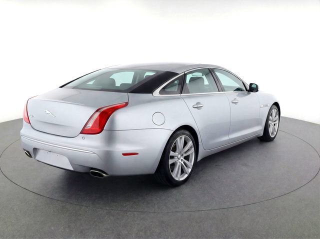 Used 2012 Jaguar XJ L image 32