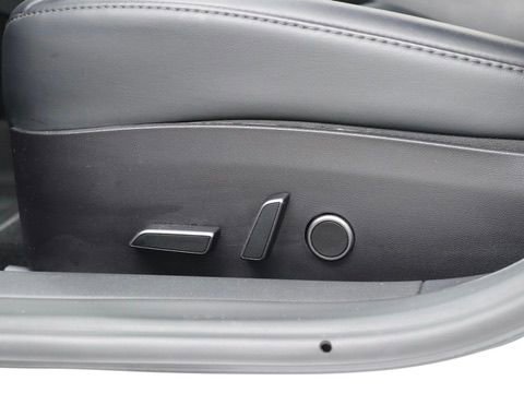 Used 2023 Tesla Model 3 Standard Range image 14