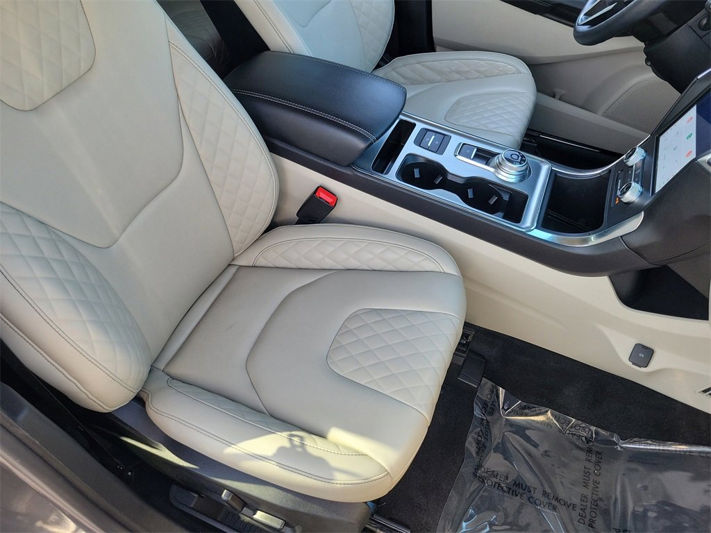 Used 2024 Ford Edge Titanium image 21