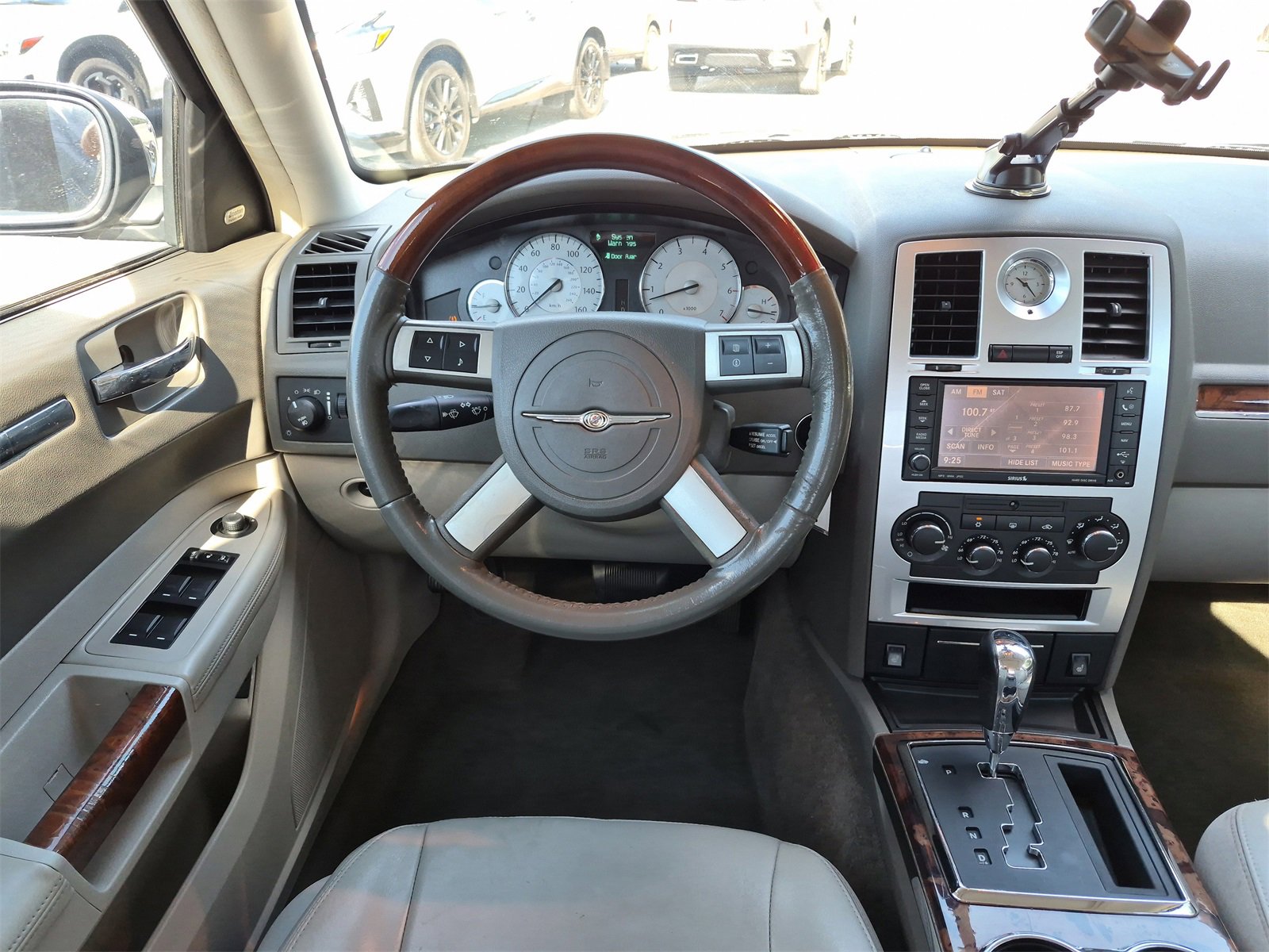 Used 2008 Chrysler 300 C w/ Navigation & Sound Group II image 13