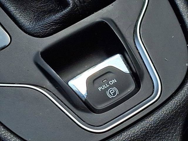Certified 2019 Jeep Cherokee Latitude Plus w/ Comfort/Convenience Group AWD/4WD image 26