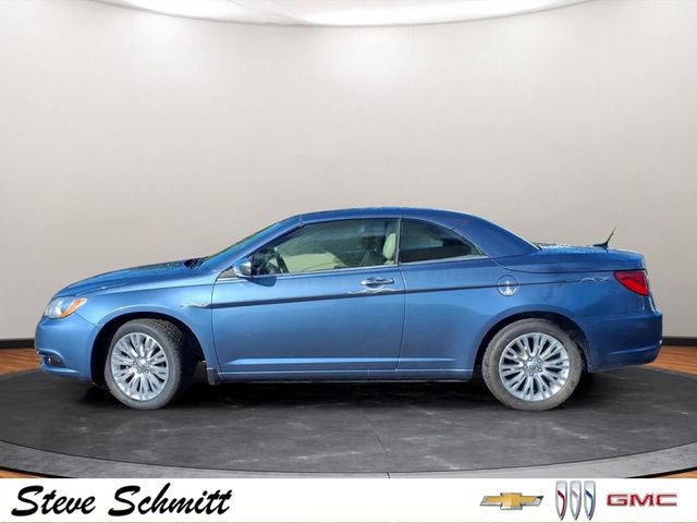 Used 2011 Chrysler 200 Limited FWD image 2