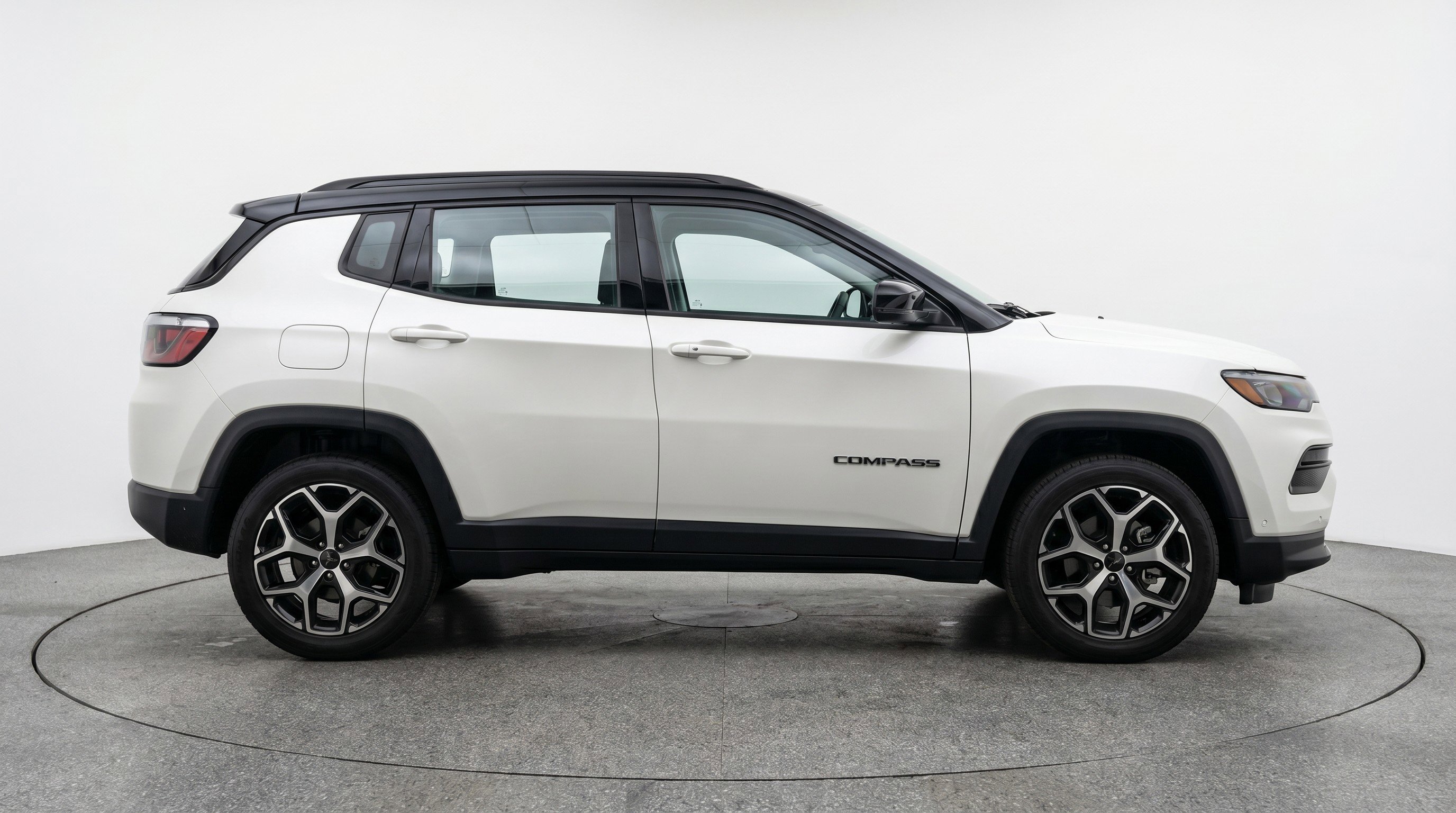 Used 2025 Jeep Compass Limited AWD/4WD image 11