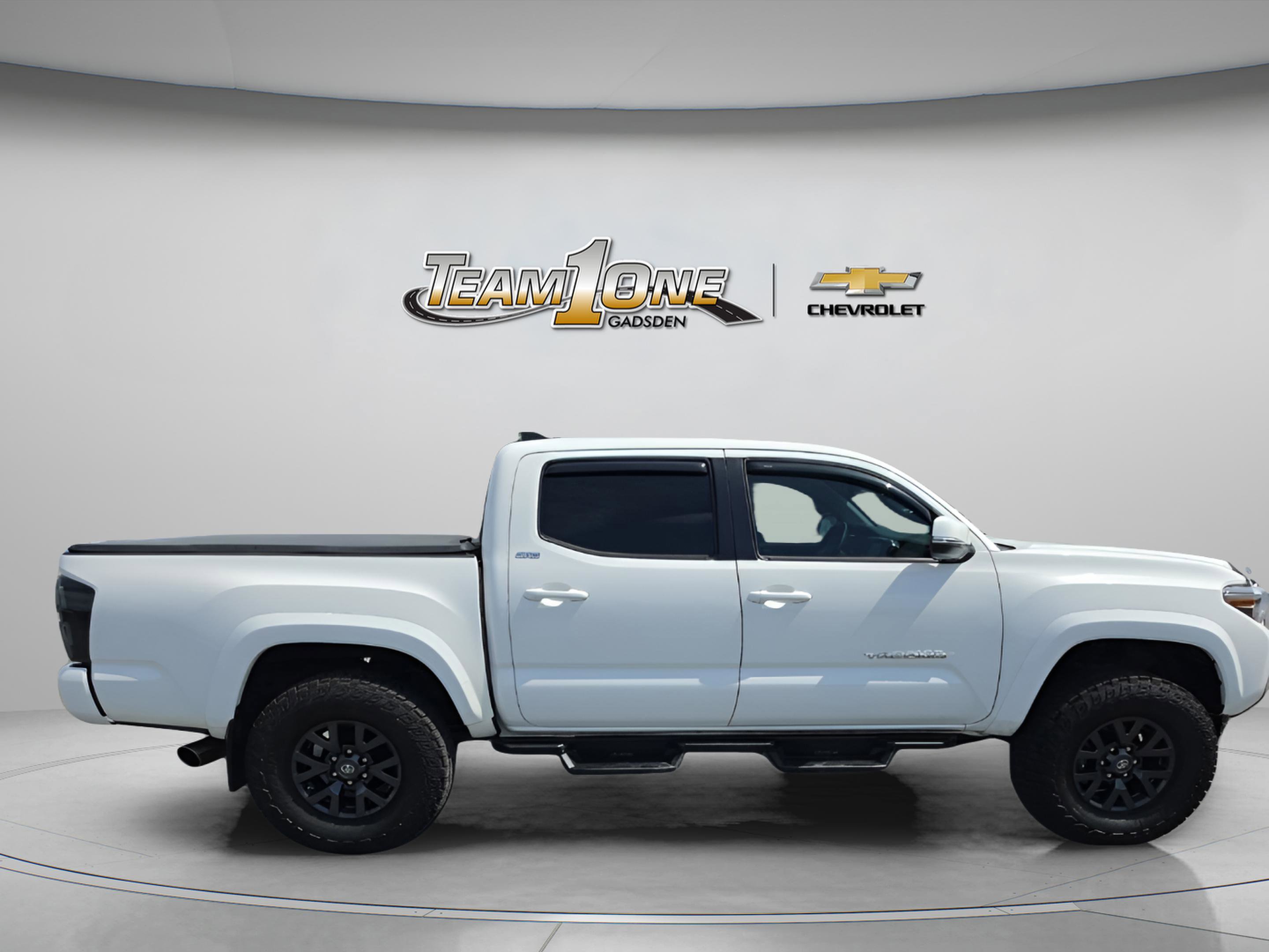 Used 2022 Toyota Tacoma SR5 w/ Technology Package RWD image 9