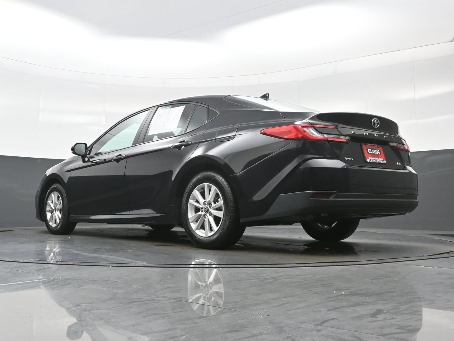 Used 2025 Toyota Camry LE FWD image 30