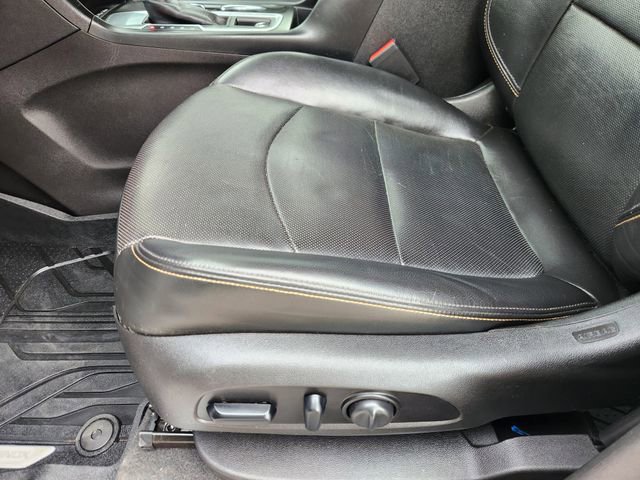 Used 2018 Chevrolet Equinox Premier FWD image 24