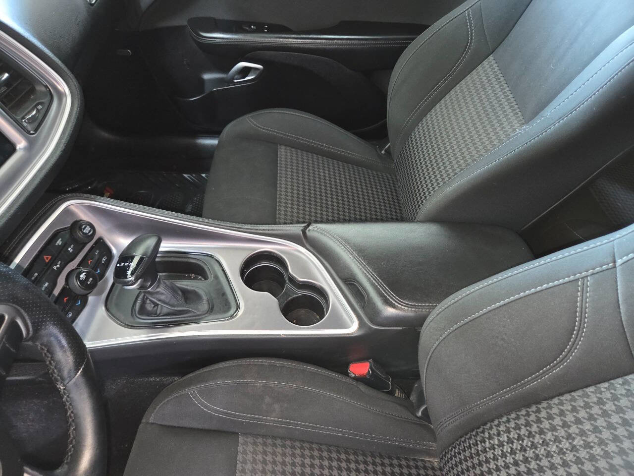 Used 2019 Dodge Challenger SXT w/ Driver Convenience Group AWD/4WD image 16