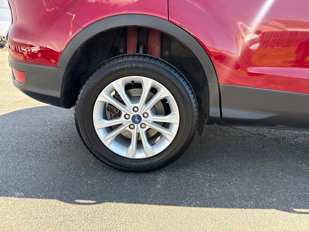 Used 2019 Ford Escape SE FWD image 46