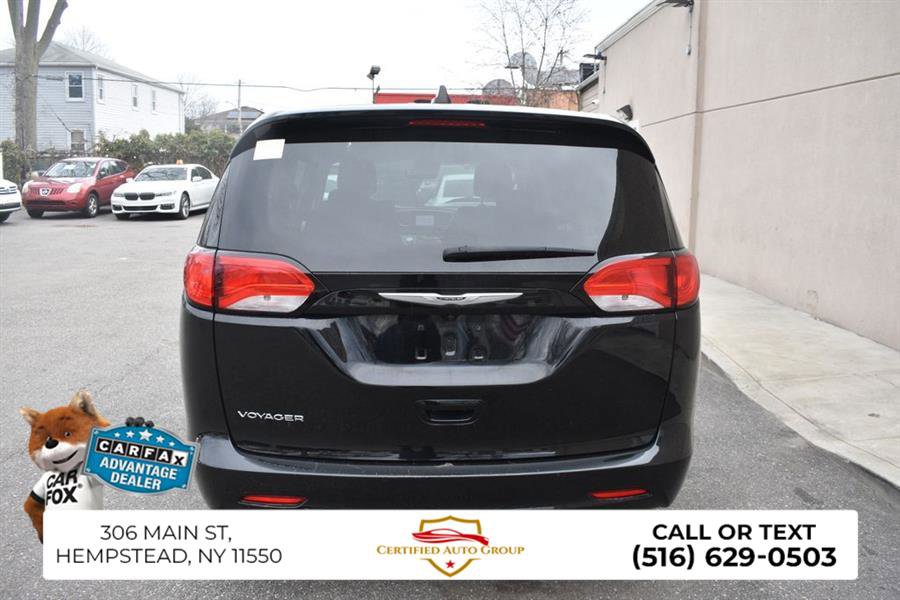 Used 2024 Chrysler Voyager LX image 6