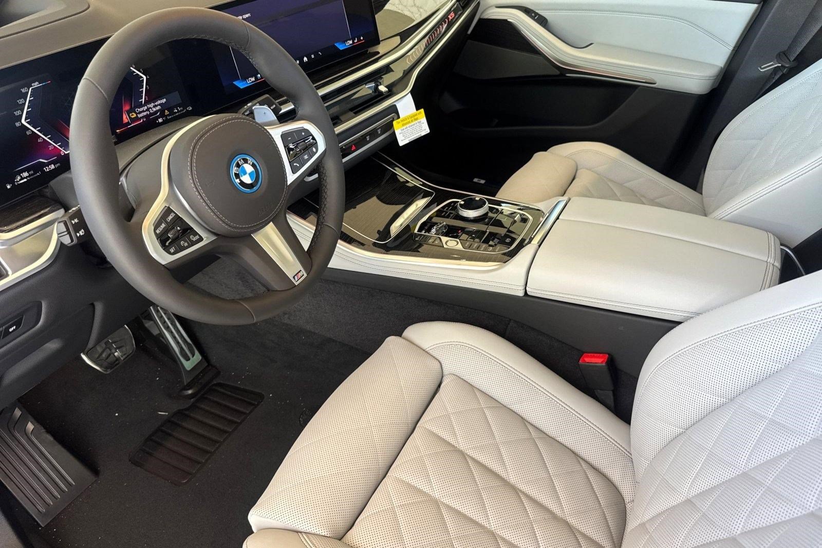 New 2026 BMW X5 xDrive50e w/ Executive Package AWD/4WD image 4