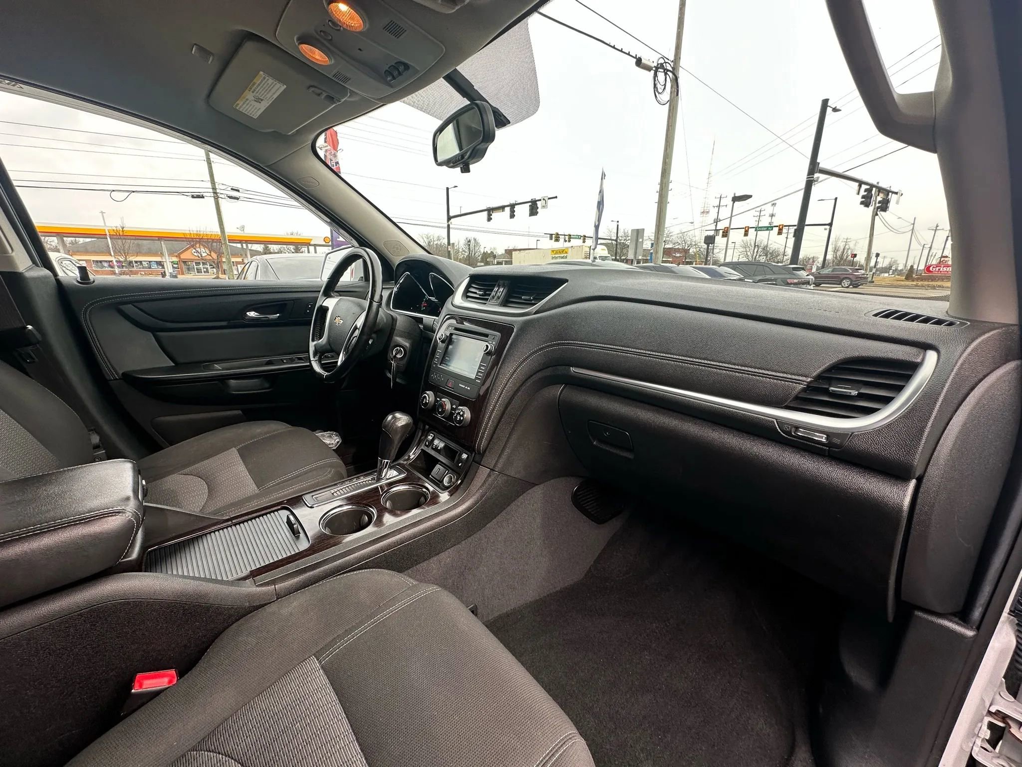 Used 2017 Chevrolet Traverse LT w/ Style and Technology Package image 33