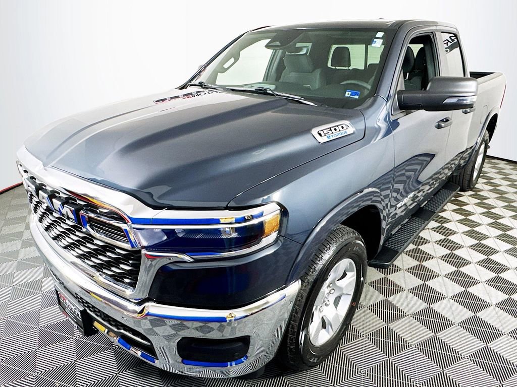 Used 2025 RAM 1500 Big Horn AWD/4WD image 3