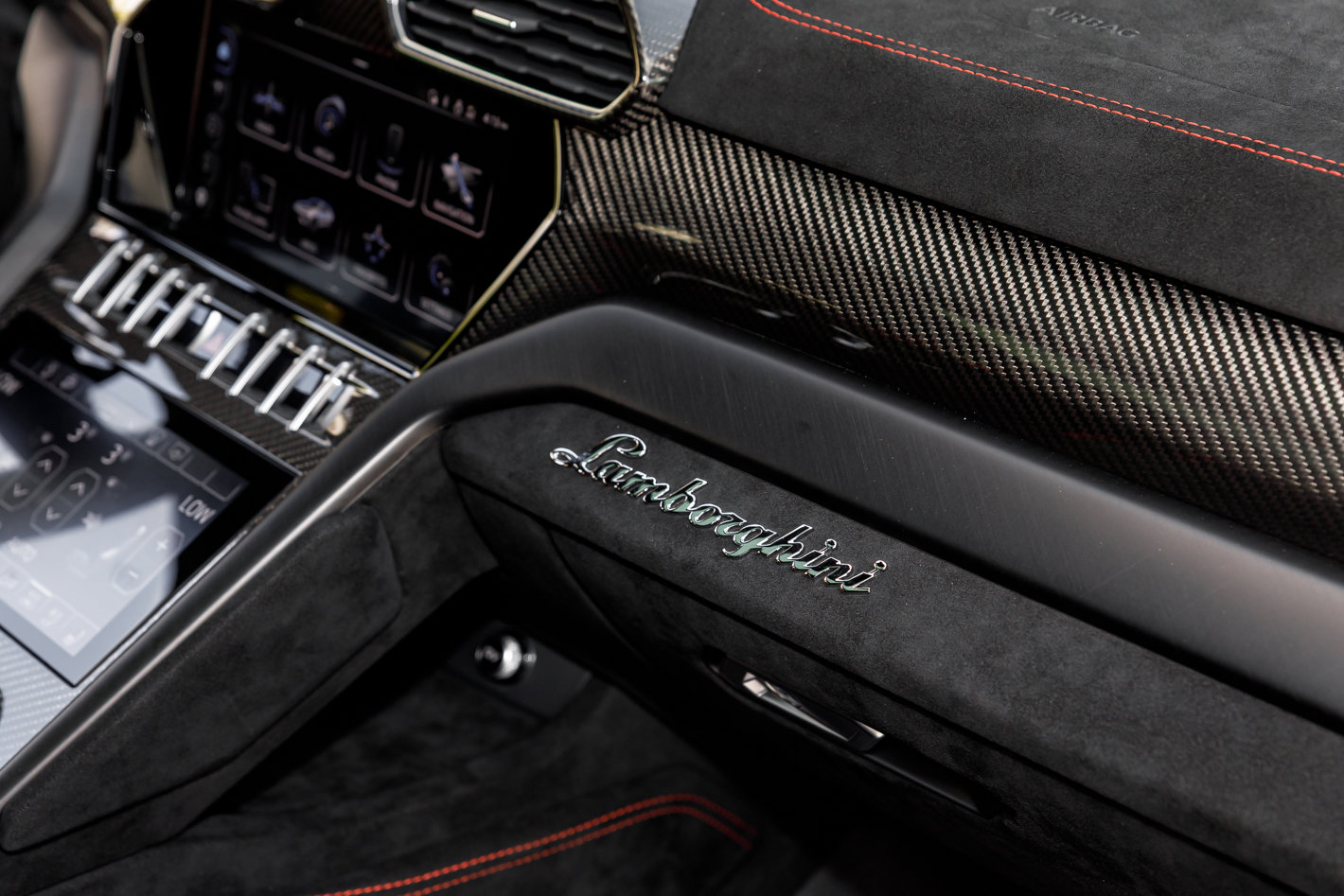 Used 2023 Lamborghini Urus Performante image 44