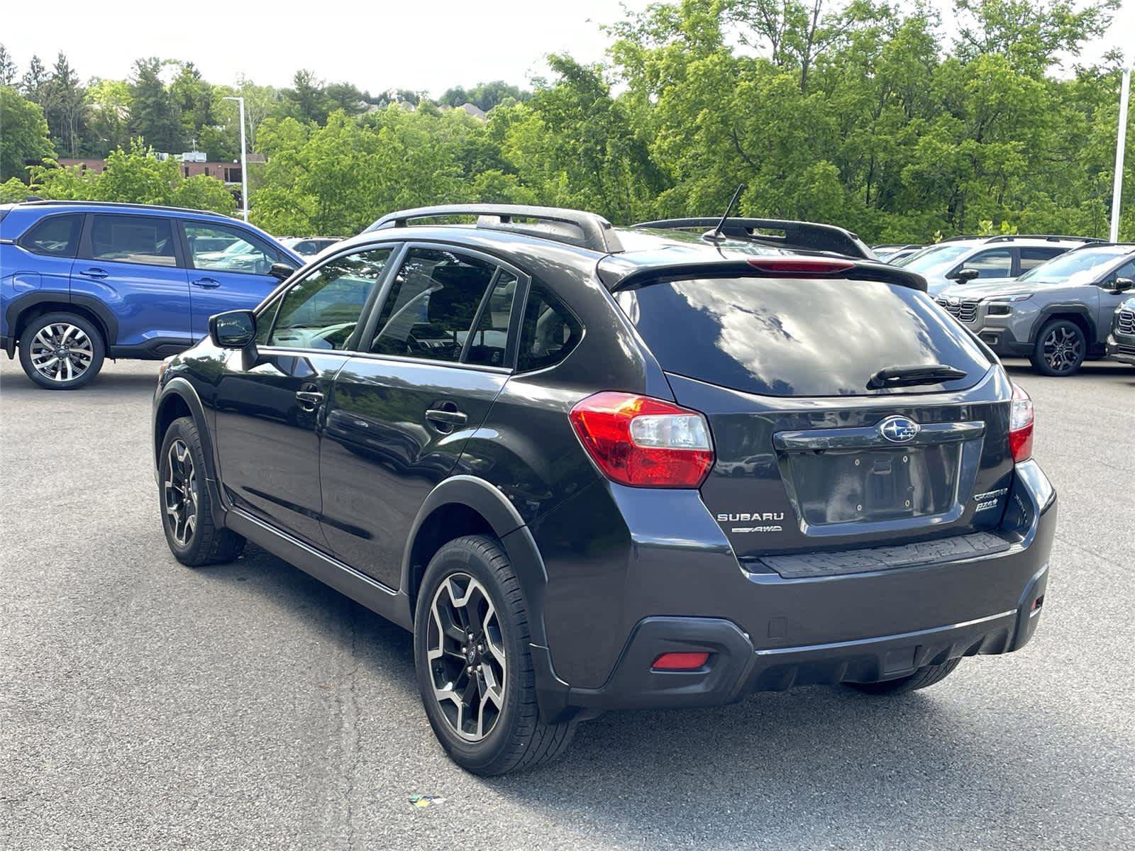 Used 2016 Subaru Crosstrek 2.0i Premium w/ Moonroof Package AWD/4WD image 3