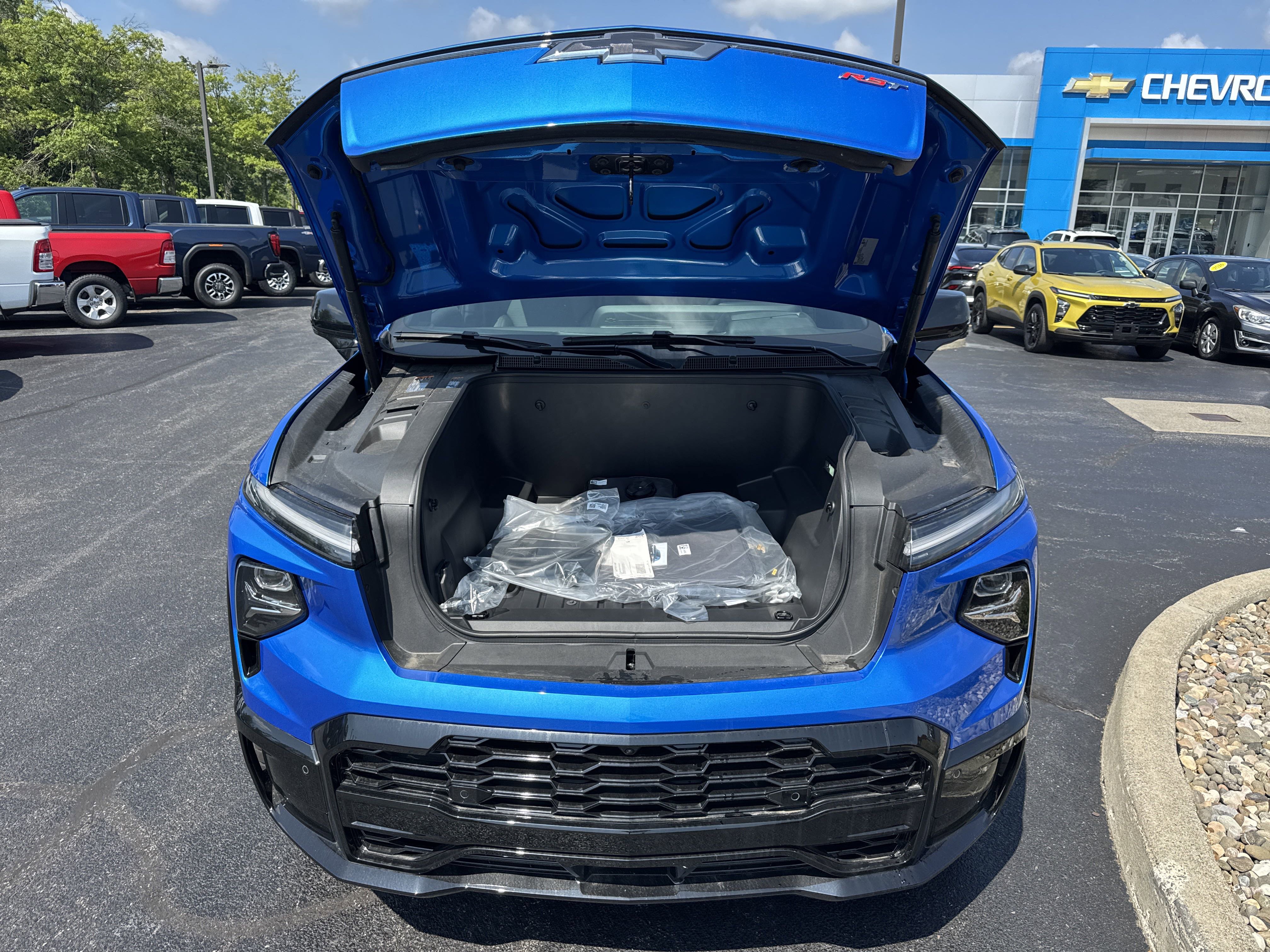 New 2025 Chevrolet Silverado EV RST image 10