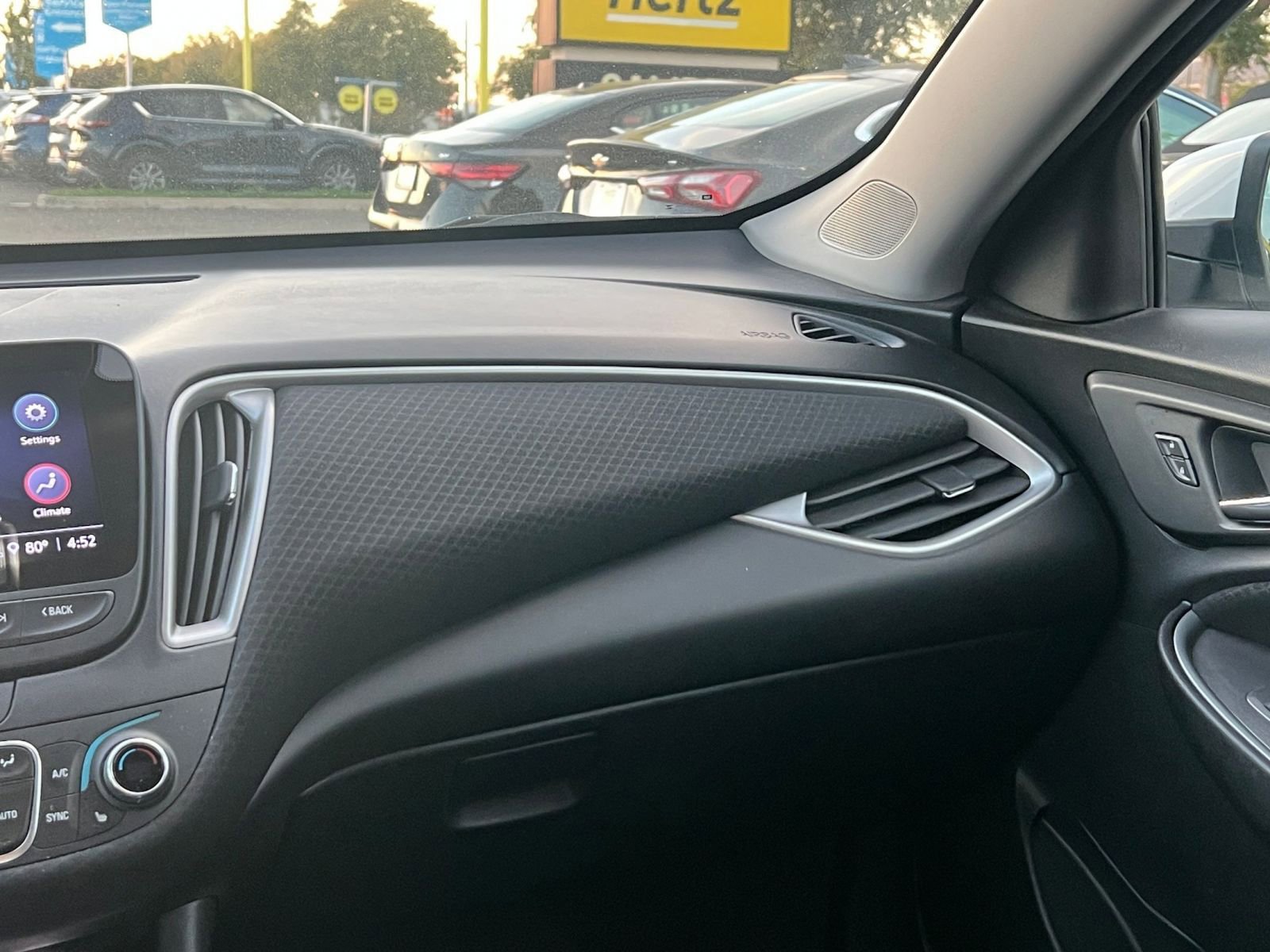 Used 2024 Chevrolet Malibu LT image 35