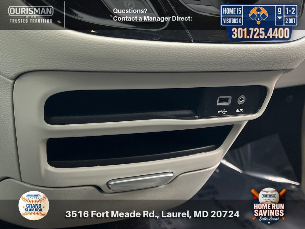 Used 2019 Chrysler Pacifica Touring Plus w/ Tire & Wheel Group FWD image 25