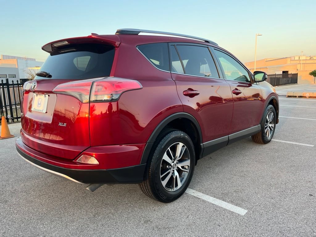 Used 2018 Toyota RAV4 XLE w/ Plus Extra Value Package FWD image 4