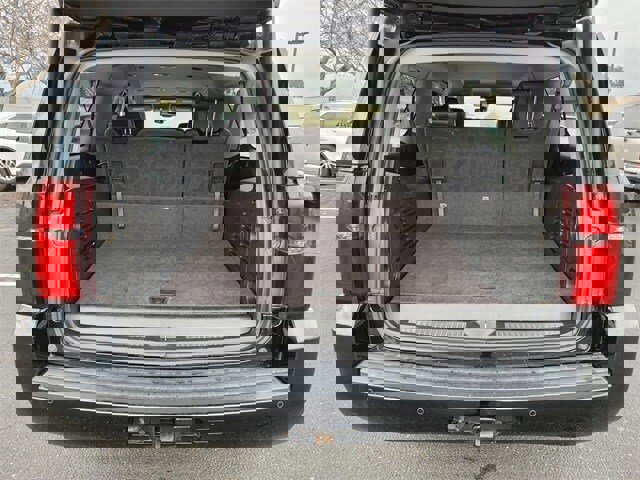 Used 2016 Chevrolet Suburban LT image 11