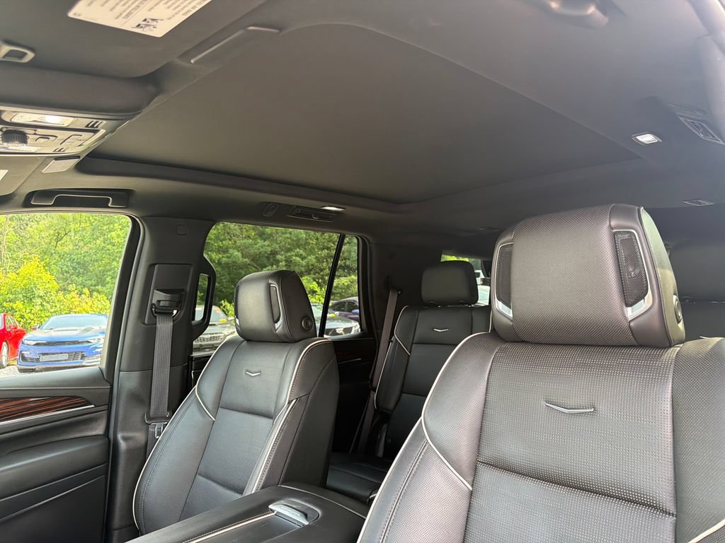 Certified 2023 Cadillac Escalade Premium Luxury w/ Performance Package AWD/4WD image 2