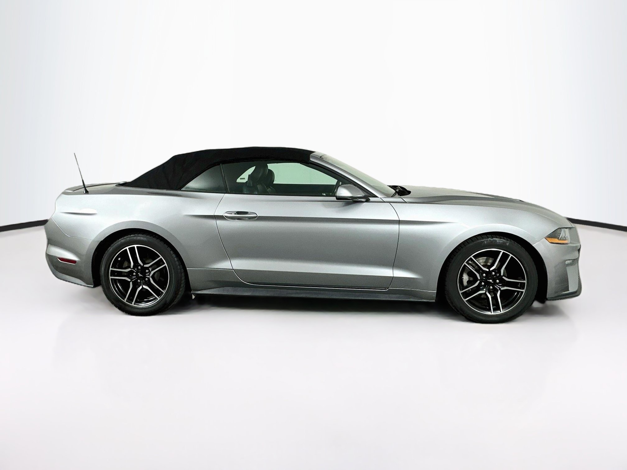 Used 2022 Ford Mustang Premium RWD image 10