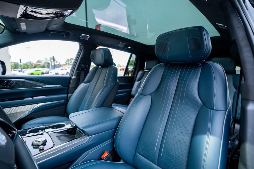 Used 2025 Cadillac Escalade IQ Luxury 2 w/ LPO, Premium Carpet Package AWD/4WD image 34