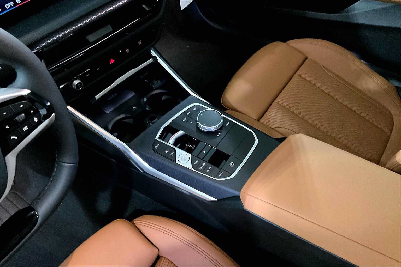 New 2025 BMW 230i xDrive Coupe w/ Convenience Package AWD/4WD image 10