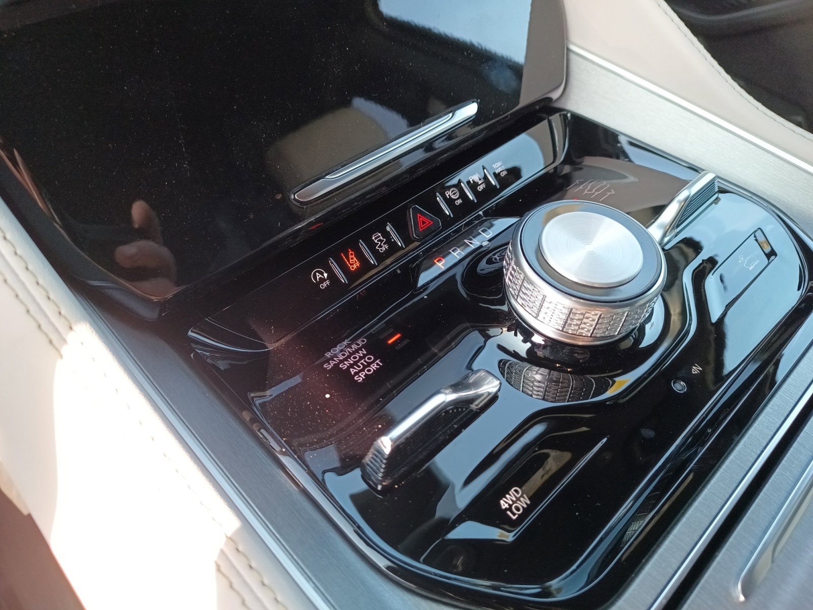 New 2025 Jeep Wagoneer Series II image 14