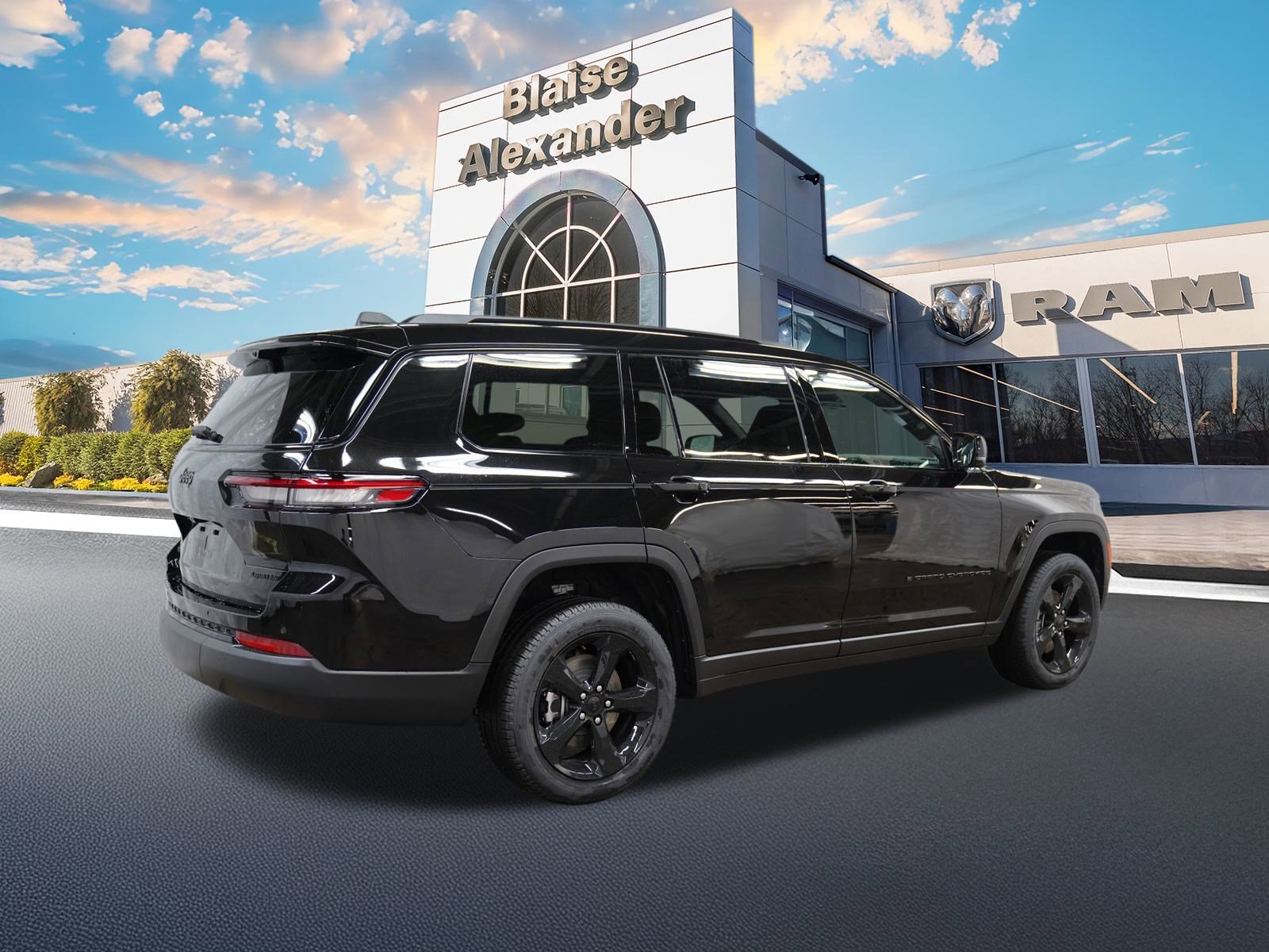 New 2025 Jeep Grand Cherokee L Limited image 3