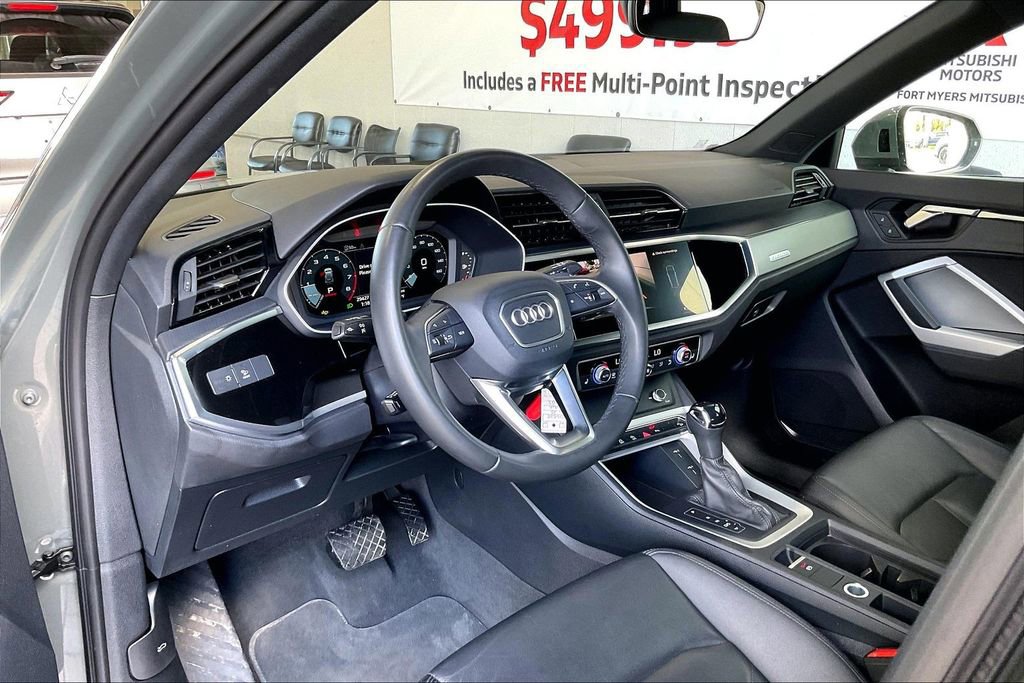 Used 2025 Audi Q3 2.0T Premium image 4