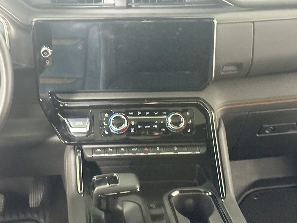Used 2023 GMC Sierra 1500 AT4 w/ Technology Package AWD/4WD image 19