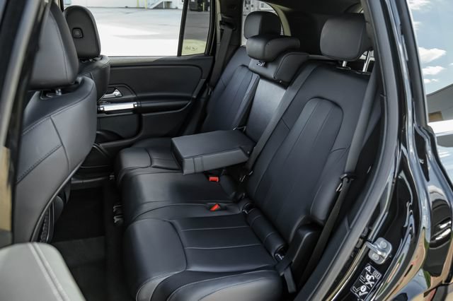 Used 2025 Mercedes-Benz GLB 250 image 40