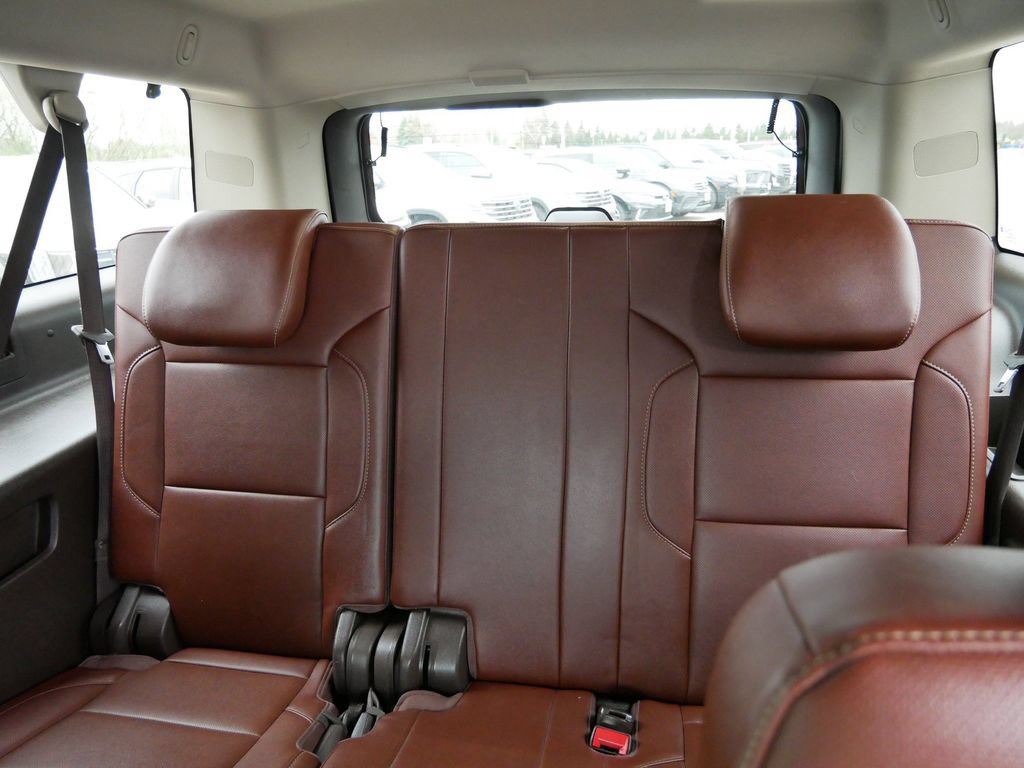 Used 2017 Chevrolet Suburban Premier AWD/4WD image 16